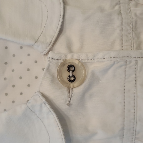 Aeropostale White Short Sleeved Big Button Cotton Jacket, Size Large - Picture 5 of 5